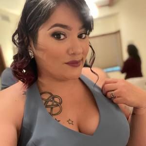 Meet your Posher, Deedee